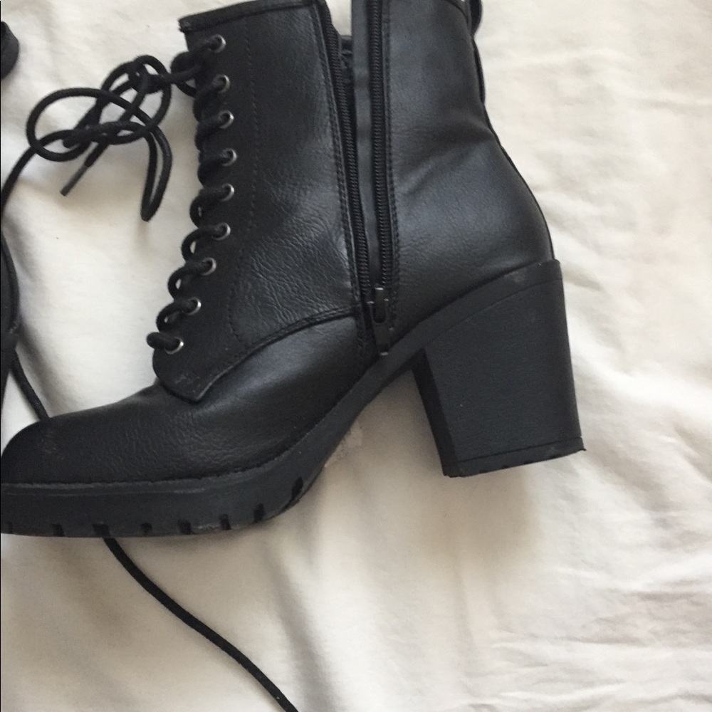 Black platform combat boots - Picture 3 of 8